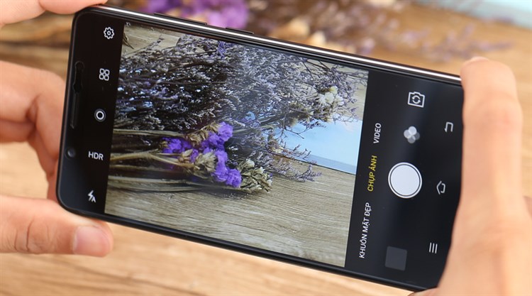 Điện thoại Vivo V7+ Màu Đen