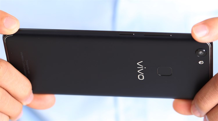 Điện thoại Vivo V7+ Màu Đen