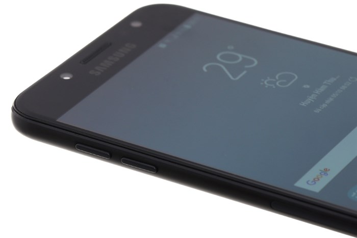 Điện thoại Samsung Galaxy J7+