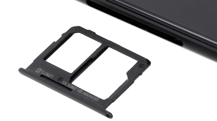 Điện thoại Samsung Galaxy J7+ Màu Đen