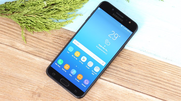 Điện thoại Samsung Galaxy J7+ Màu Đen