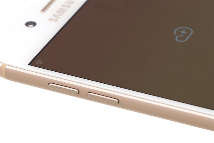 Điện thoại Samsung Galaxy J7+