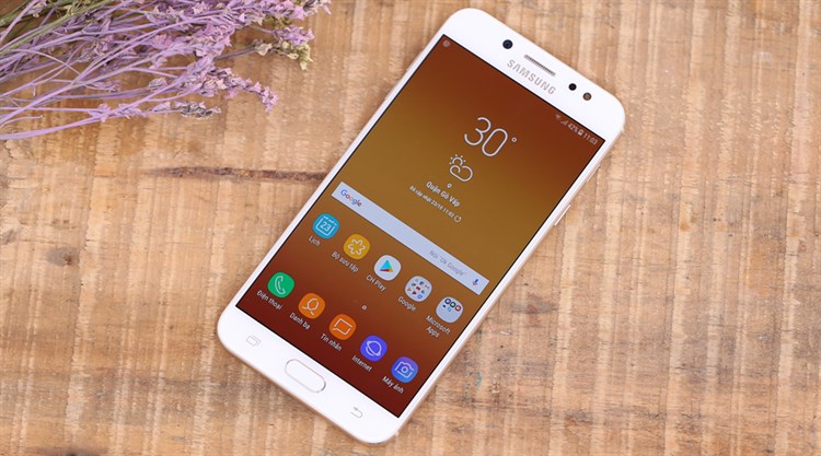 Điện thoại Samsung Galaxy J7+ Màu Vàng đồng