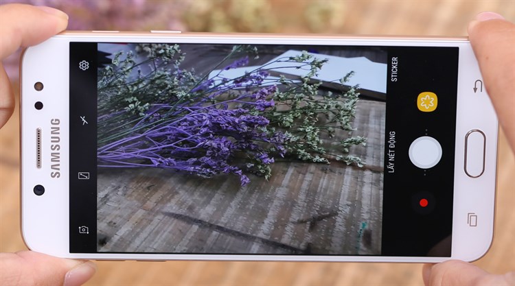 Điện thoại Samsung Galaxy J7+ Màu Vàng đồng