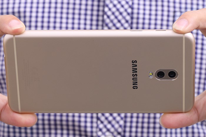 Điện thoại Samsung Galaxy J7+