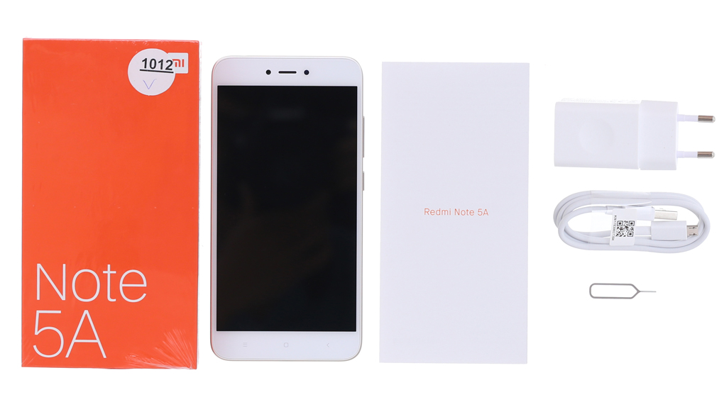 Bộ sản phẩm gồm: Hộp, Sách hướng dẫn, Cáp, Cây lấy sim