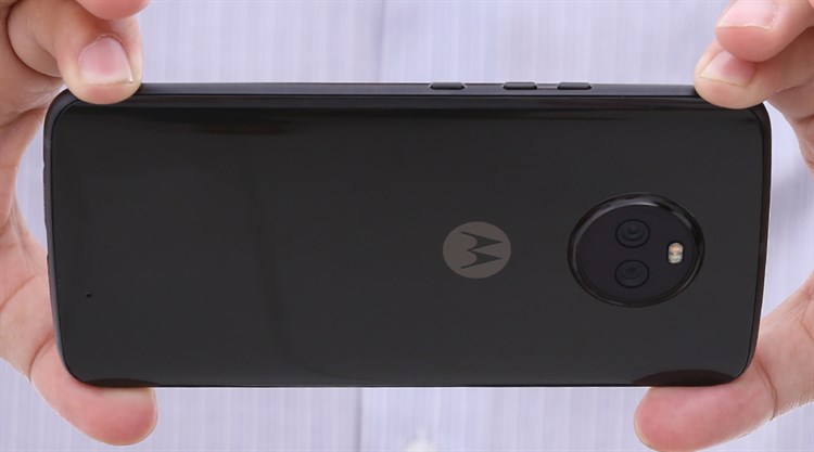 Điện thoại Motorola Moto X4
