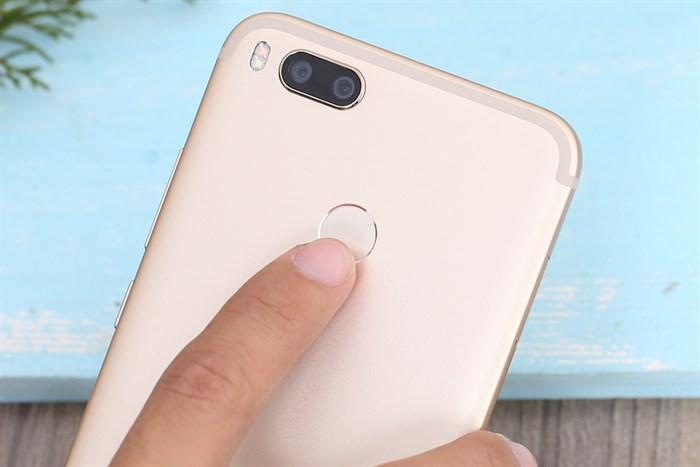 Điện thoại Xiaomi Mi A1 64GB Màu Vàng đồng