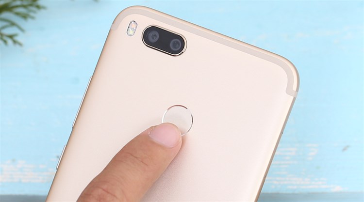 Điện thoại Xiaomi Mi A1 64GB Màu Vàng đồng