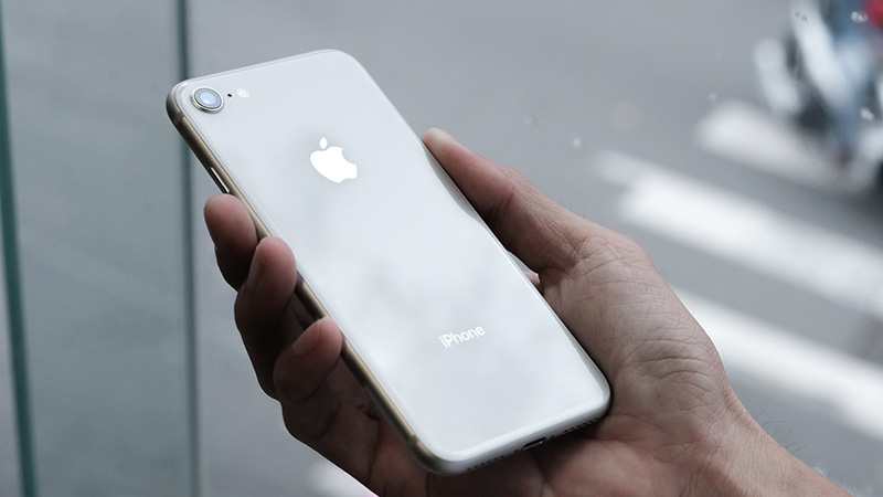 Hé lộ hình ảnh iPhone 8 render đầu tiên có thể đặt vân tay tại logo quả táo