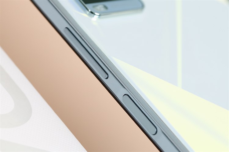 Điện thoại Vivo Y21 Màu Trắng