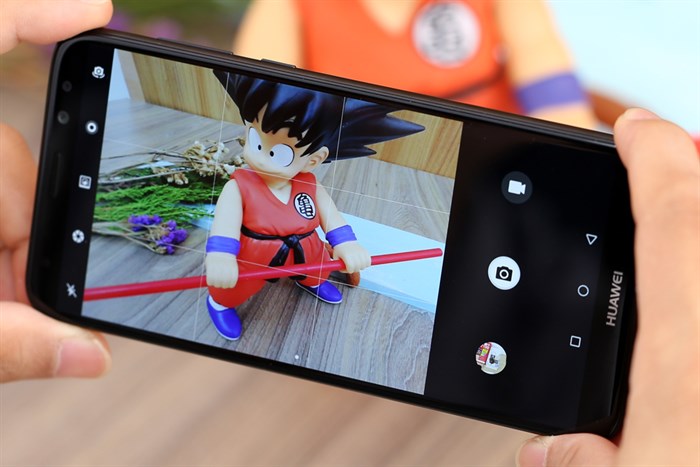 Điện thoại Huawei Nova 2i