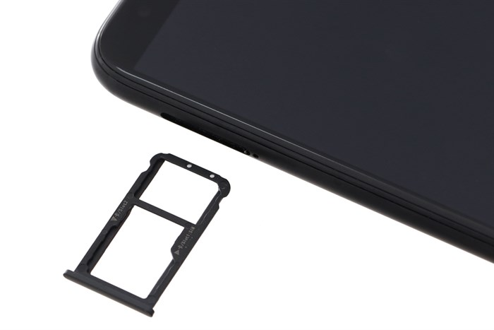 Điện thoại Huawei Nova 2i