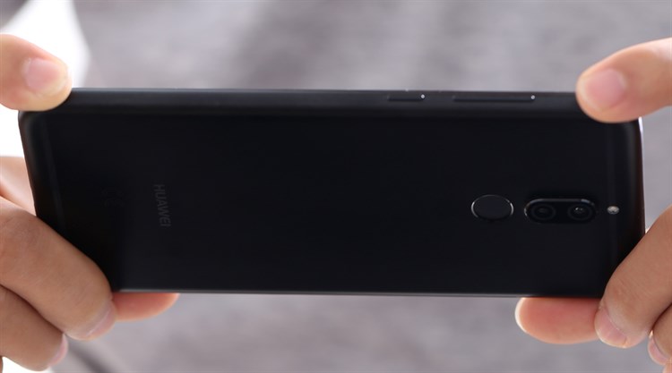 Điện thoại Huawei Nova 2i