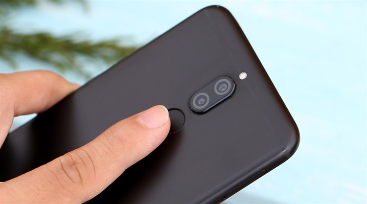 Điện thoại Huawei Nova 2i