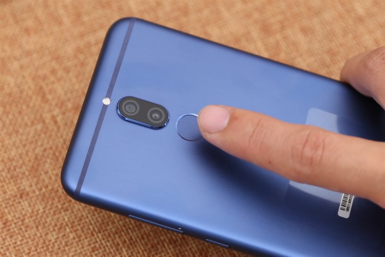 Điện thoại Huawei Nova 2i