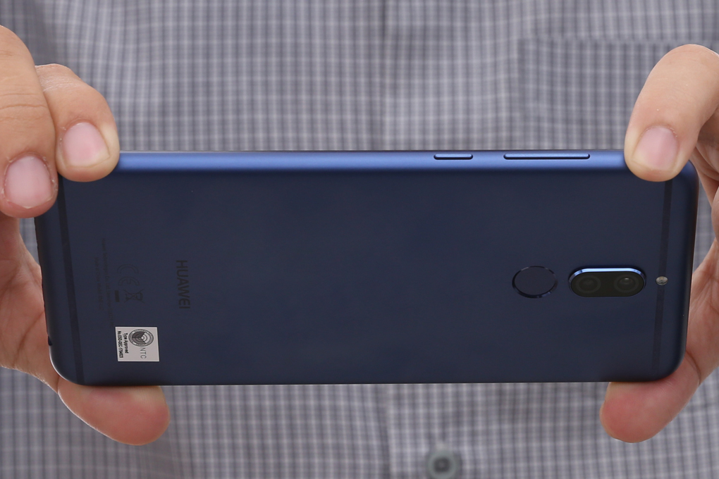 Điện thoại Huawei Nova 2i