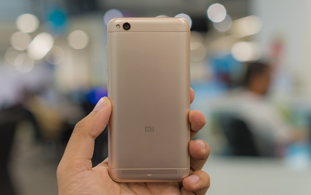 Xiaomi Redmi 5A - thiết kế nguyên khối cứng cáp, giá rẻ trong tầm giá.