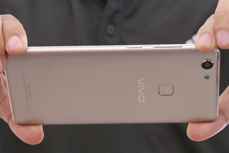 Điện thoại Vivo V7 Màu Vàng đồng