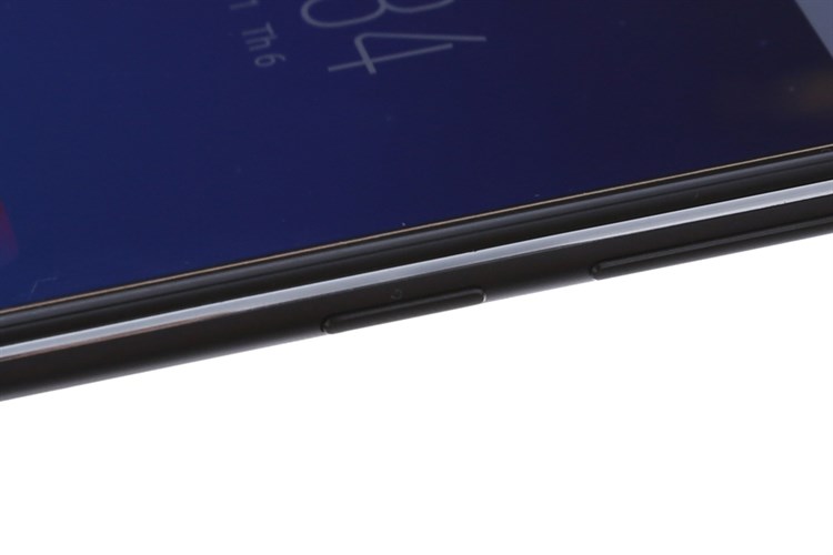 Điện thoại Vivo V7 Màu Đen