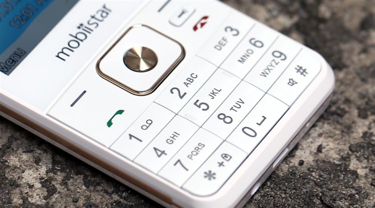 Điện thoại Mobiistar B821 Trắng