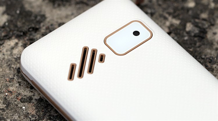 Điện thoại Mobiistar B821 Trắng