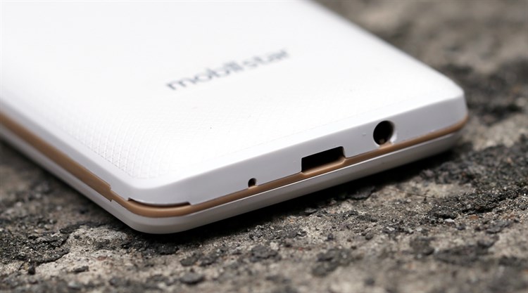 Điện thoại Mobiistar B821 Trắng