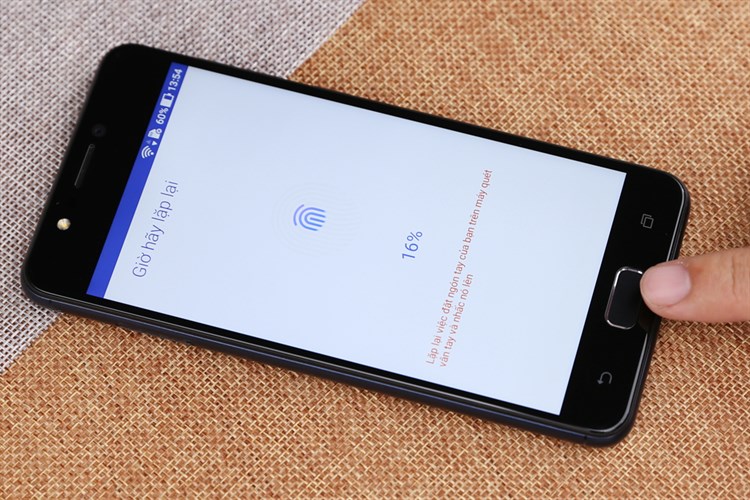 Điện thoại Asus Zenfone 4 Max ZC520KL