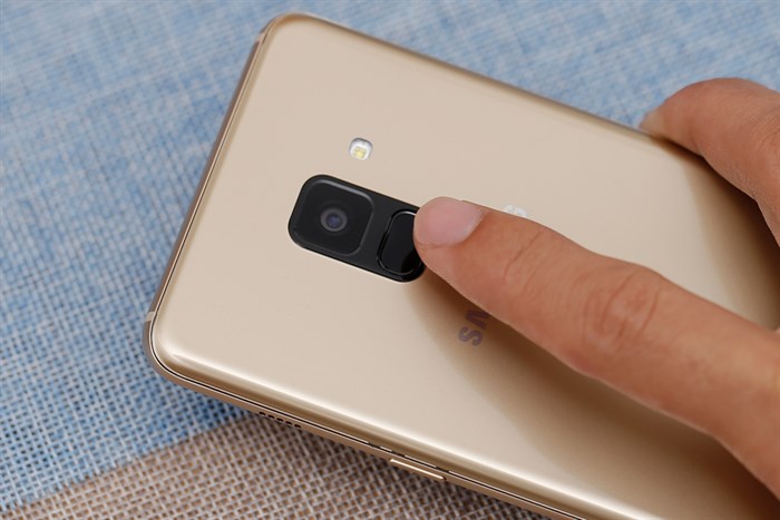 Điện thoại Samsung Galaxy A8 (2018)
