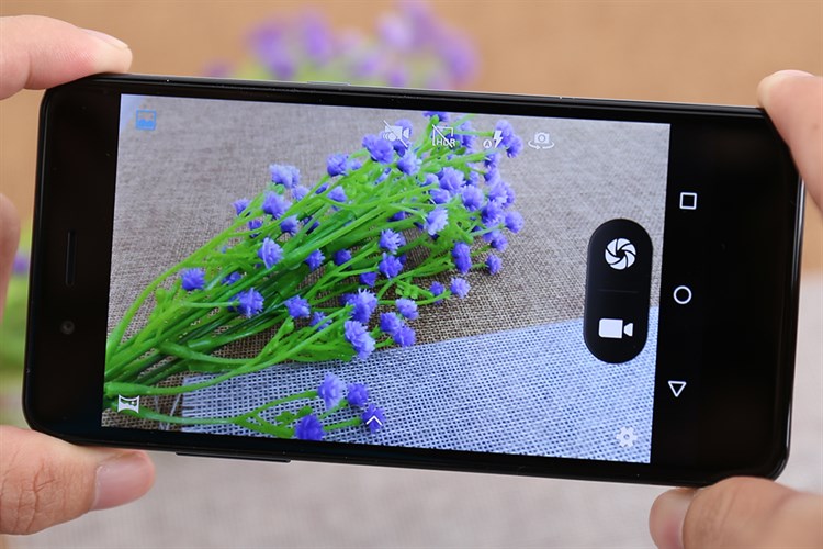 Điện thoại Philips S329 Màu Đen