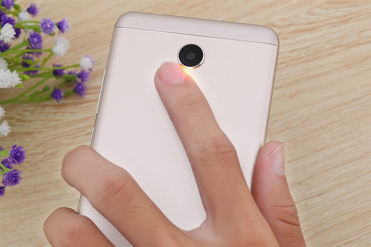 Điện thoại Xiaomi Redmi 5 Màu Vàng