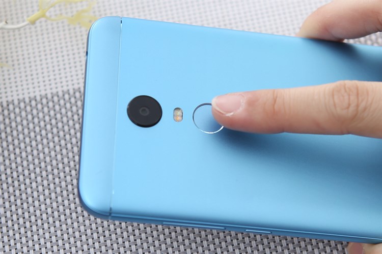 Điện thoại Xiaomi Redmi 5 Plus 4GB Màu Xanh Dương