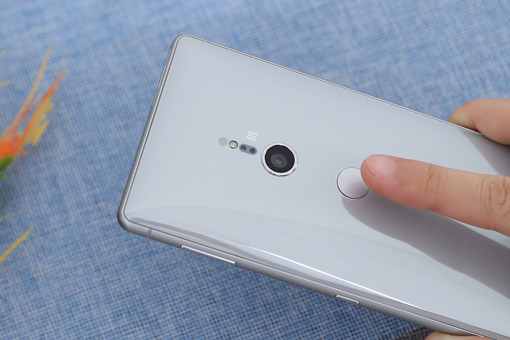 Điện thoại Sony Xperia XZ2