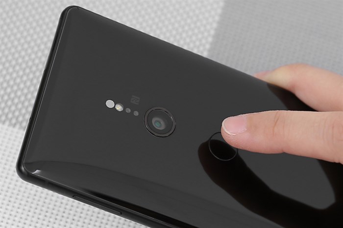 Điện thoại Sony Xperia XZ2