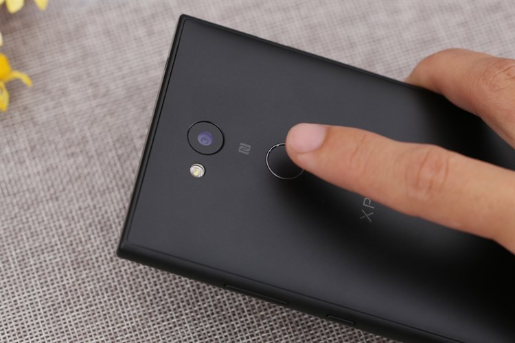 Điện thoại Sony Xperia L2