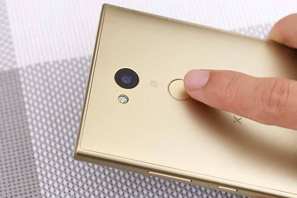 Điện thoại Sony Xperia L2