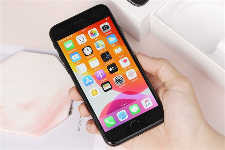 Điện thoại iPhone SE 64GB (2020) Màu Đen