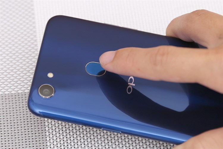 Điện thoại OPPO F5 Xanh