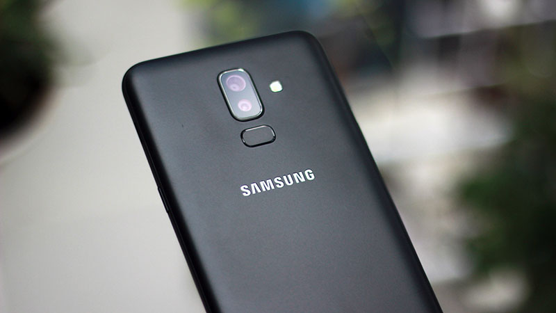 Camera kép điện thoại Samsung Galaxy J8