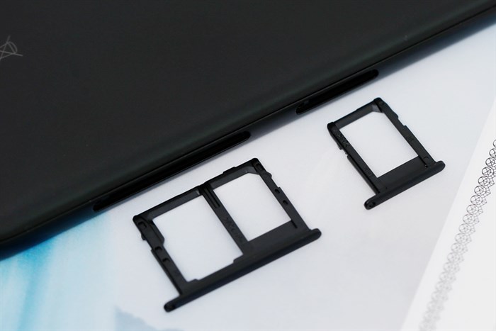 Điện thoại Samsung Galaxy J8