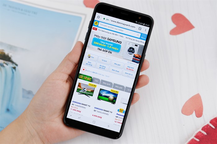 Điện thoại Samsung Galaxy J8