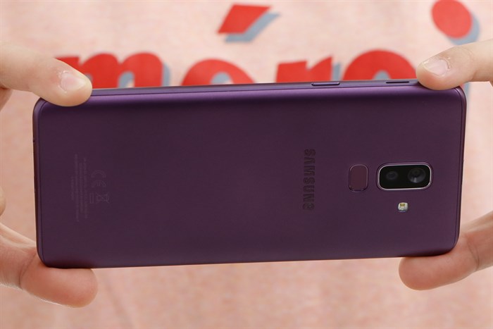 Điện thoại Samsung Galaxy J8