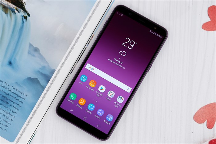 Điện thoại Samsung Galaxy J8