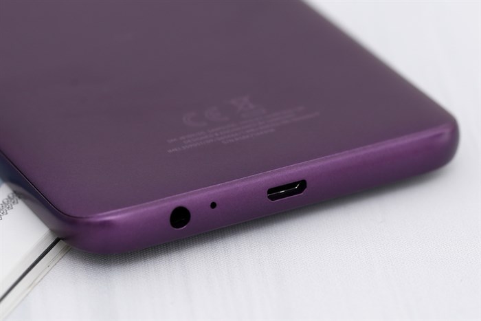 Điện thoại Samsung Galaxy J8