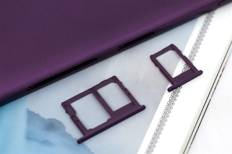 Điện thoại Samsung Galaxy J8