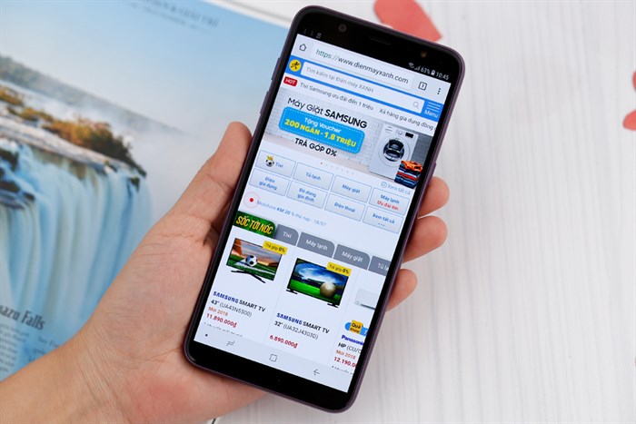 Điện thoại Samsung Galaxy J8