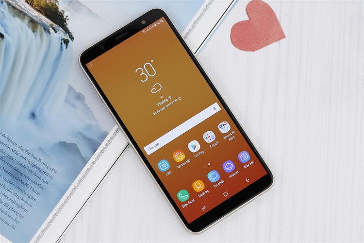 Điện thoại Samsung Galaxy J8
