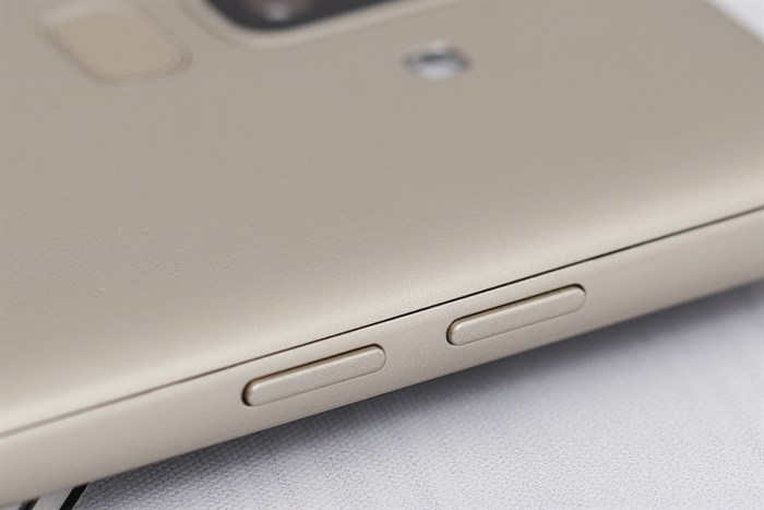 Điện thoại Samsung Galaxy J8