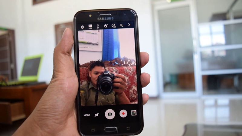 Camera trên điện thoại Samsung Galaxy J4