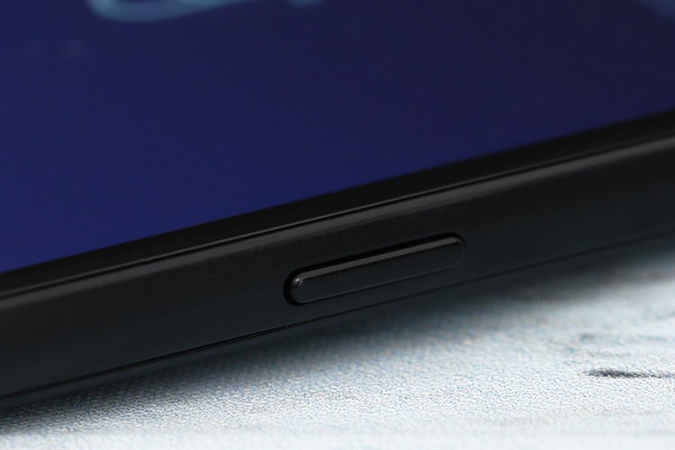 Điện thoại Samsung Galaxy J4